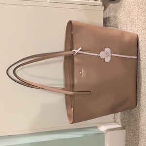 ♠️ Kate Spade ♠️ Kelsey Tote Light Camel Color, EUC